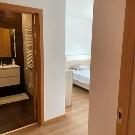 Apartamento Em Zona Calma De